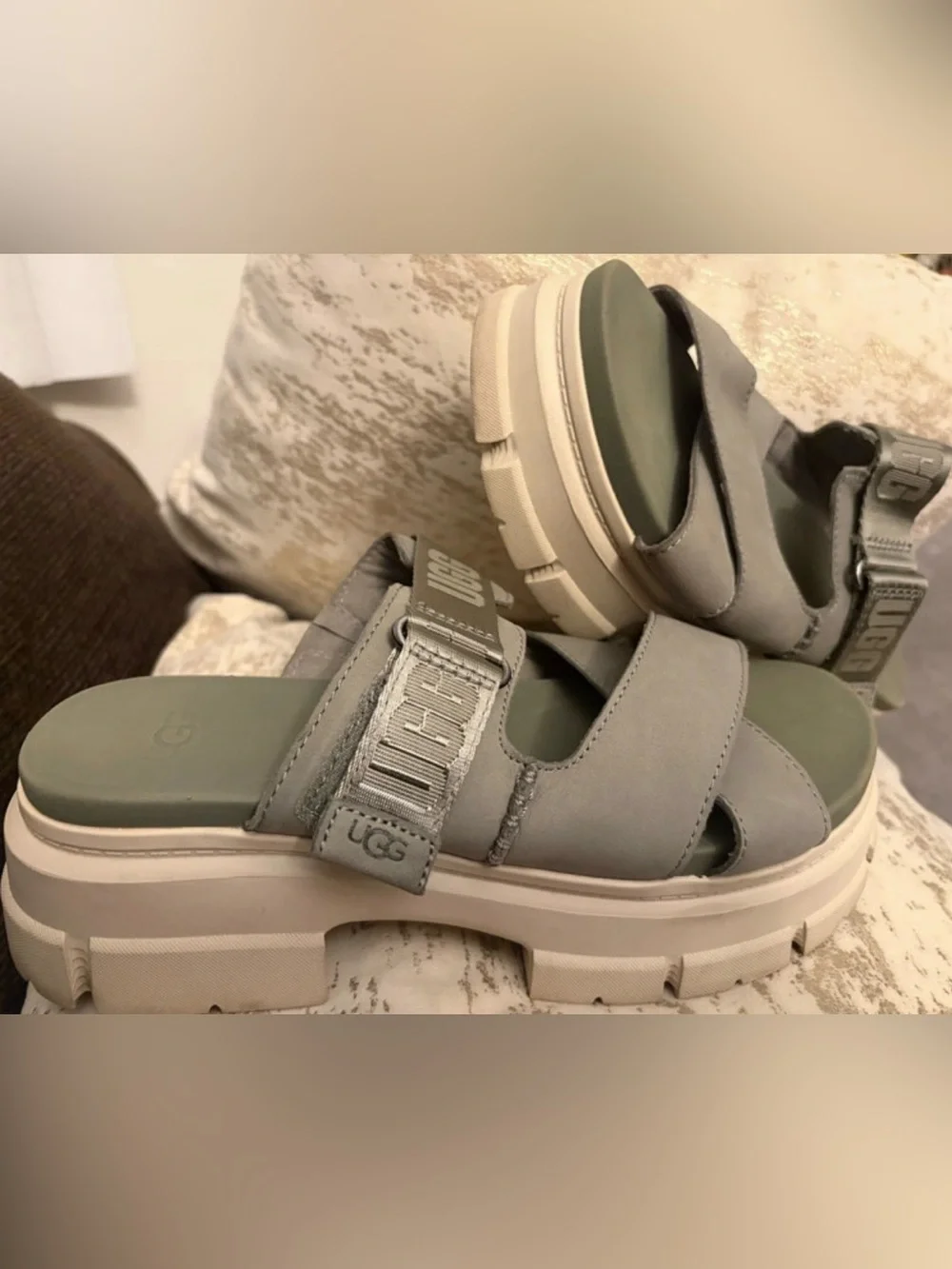 UGG straps look